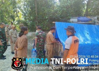 Koramil Gesi Bersama Forkopimcam Salurkan 10.000 Liter Air Bersih untuk Warga Terdampak Kekeringan di Poleng