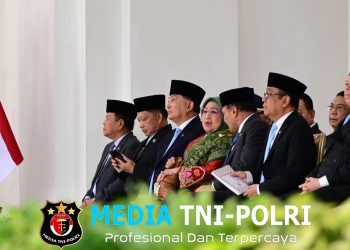 Mendagri Tito Hadiri Upacara Prasetya Perwira TNI-Polri di Istana Merdeka