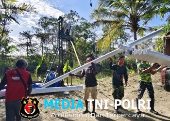 Gotong Royong Wujudkan Harapan, TNI dan Warga Serapu Bersatu Bangun Sumur Bor Air Bersih