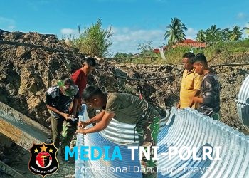 Kebersamaan TNI dan Masyarakat Membangun 15 Jembatan Aramco di Merauke Terus Dikebut