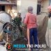 Wujudkan Kemanunggalan TNI-Rakyat, Serka Anton Bersama Warga Gotong Royong Cor Jembatan Garuda