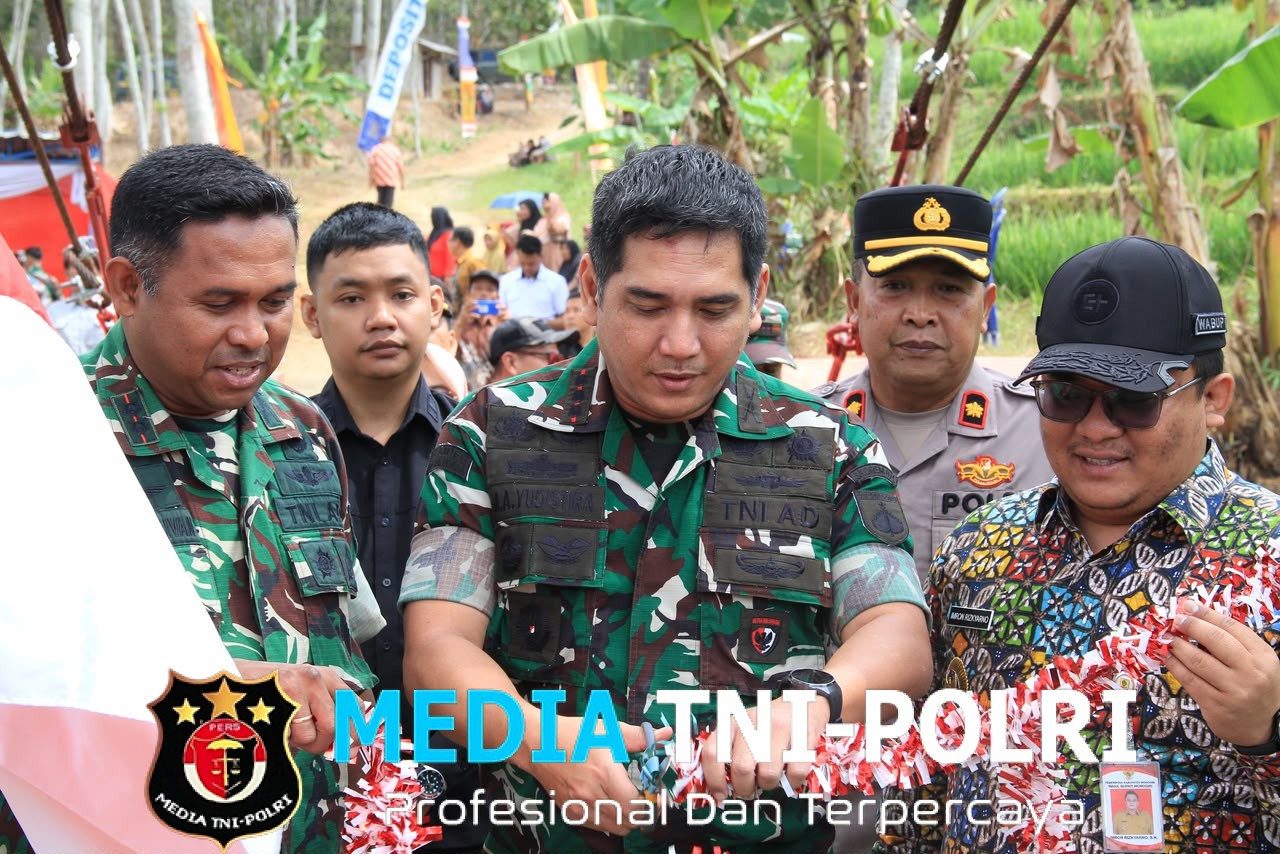 Danrem 074/Warastaratama Resmikan Jembatan Penghubung Antar Desa Dan Kelurahan Di Wonogiri