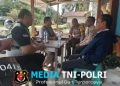 Dekati Warga di Warung Kopi, Bhabinkamtibmas Kuala Behe Sampaikan Himbauan Cegah Kejahatan