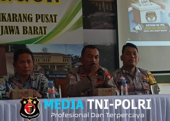 Polsek Cikarang Pusat Hadiri Sosialisasi Tahapan Pilkades Hegarmukti, Tekankan Netralitas Panitia dan Kondusivitas Wilayah