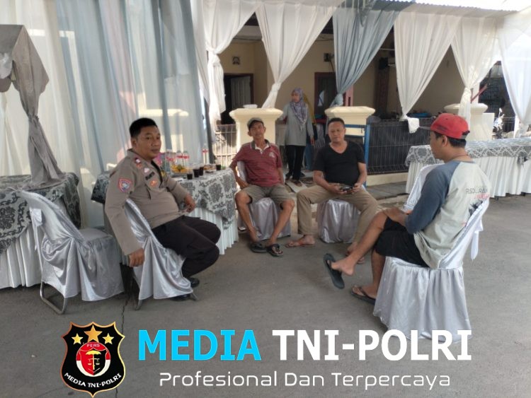 JAGA JAKARTA JAGA BEKASI ON THE SPOT, Bhabinkamtibmas Sukasari Perkuat Komunikasi Bersama Tokoh Masyarakat
