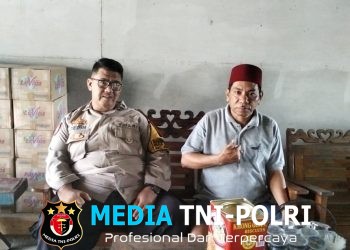JAGA JAKARTA JAGA BEKASI, Bhabinkamtibmas Sukabungah Ajak Warga Tingkatkan Poskamling
