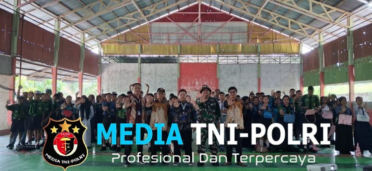 Satgas Pamtas RI-Malaysia Yonarmed 19/Bogani Tanamkan Wawasan Kebangsaan kepada Siswa SMA Negeri 1 Entikong