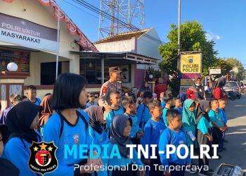 Polsek Jatiroto Terima Kunjungan Siswa Baru SDN 3 Jatiroto, Kenalkan Tugas dan Peran Polisi Sejak Dini