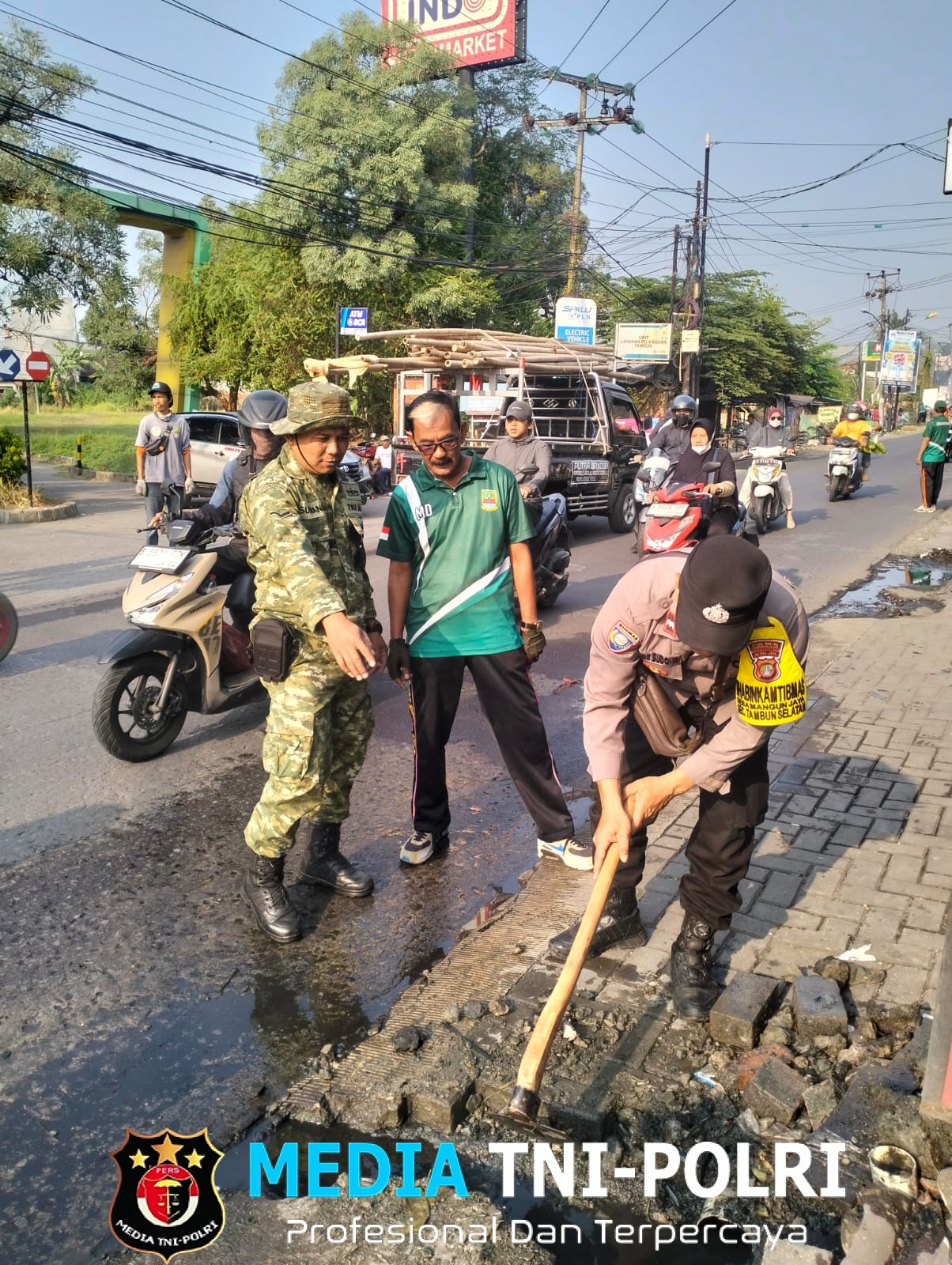 Jaga Jakarta Jaga Bekasi, Jumat Bersih Mangunjaya Pulihkan Saluran Air yang Sempat Jadi Perhatian Warga