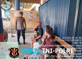 Polisi Sapa Warga Saat Patroli Siang, Wujudkan Kedekatan dan Ciptakan Rasa Aman