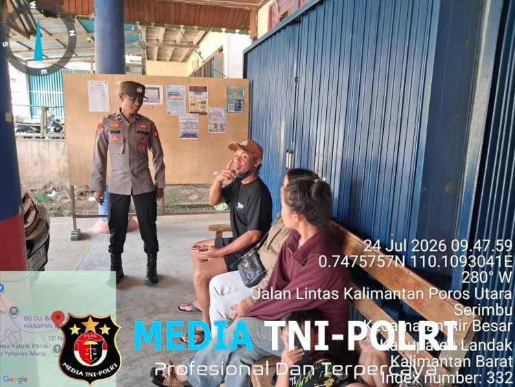 Polisi Sapa Warga Saat Patroli Siang, Wujudkan Kedekatan dan Ciptakan Rasa Aman