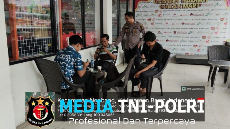 Asyik Main HP Saat Nongkrong, Warga Diingatkan Polisi Waspadai Kejahatan
