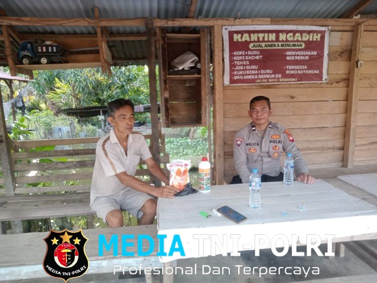 Senyum dan Sapaan Polisi Warnai Patroli Siang, Warga Diajak Jaga Kamtibmas Bersama