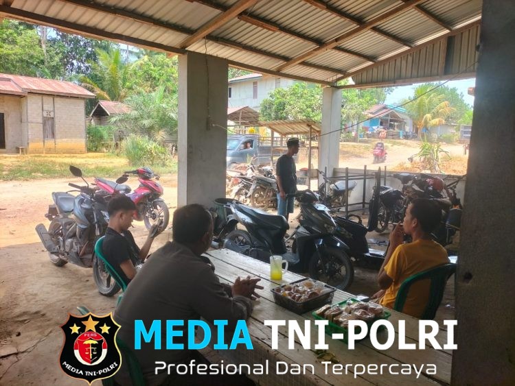 Patroli Humanis, Polisi Berikan Imbauan Kamtibmas Sambil Bersilaturahmi dengan Warga