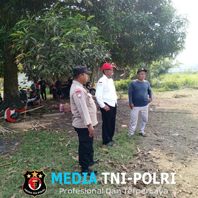 Jaga Jakarta Jaga Bekasi, Bhabinkamtibmas Sumberurip Sosialisasikan Layanan Polisi 110 kepada Warga