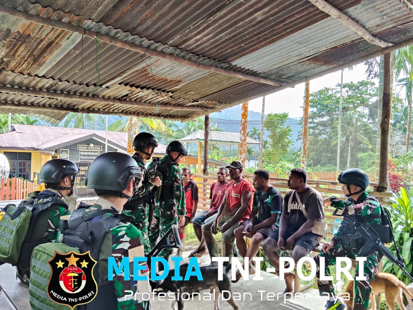 TNI Hadir Ditengah Segala Kondisi Masyarakat Pelosok Papua