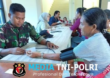Tingkatkan Derajat Kesehatan di Ujung Negeri, Pos Kampung Jasa Satgas Pamtas Yonarmed 13/Nanggala Gelar Pelayanan Kesehatan Gratis