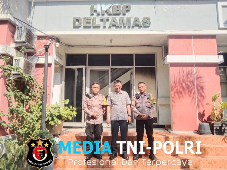 Polsek Cikarang Pusat Hadir dalam Minggu Kasih, Pastikan Ibadah Jemaat Deltamas Berjalan Nyaman