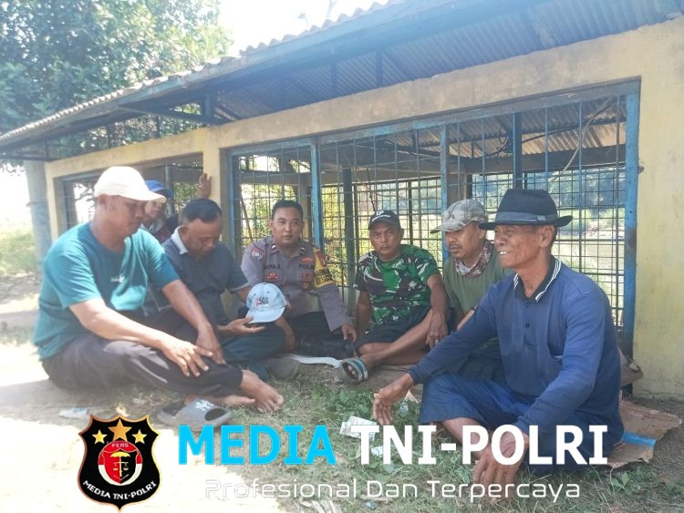 Jaga Jakarta Jaga Bekasi, Bhabinkamtibmas Sambangi Tokoh dan Warga Desa Lenggahsari
