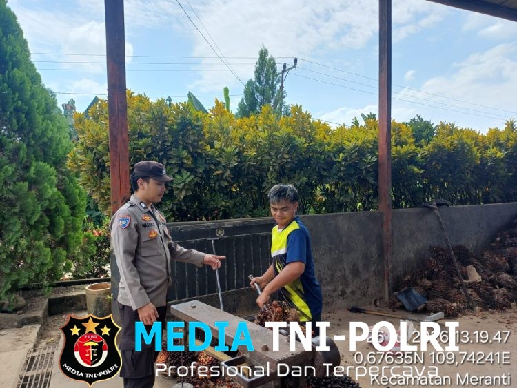 Dekat dengan Masyarakat, Patroli Dialogis Polsek Meranti Sasar Aktivitas di RAM Sawit