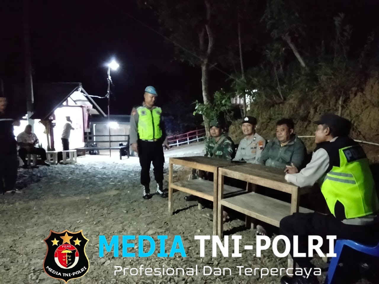 Patroli TNI-Polri, Wujud Sinergi Menjaga Keamanan dan Ketertiban Masyarakat Karangtengah