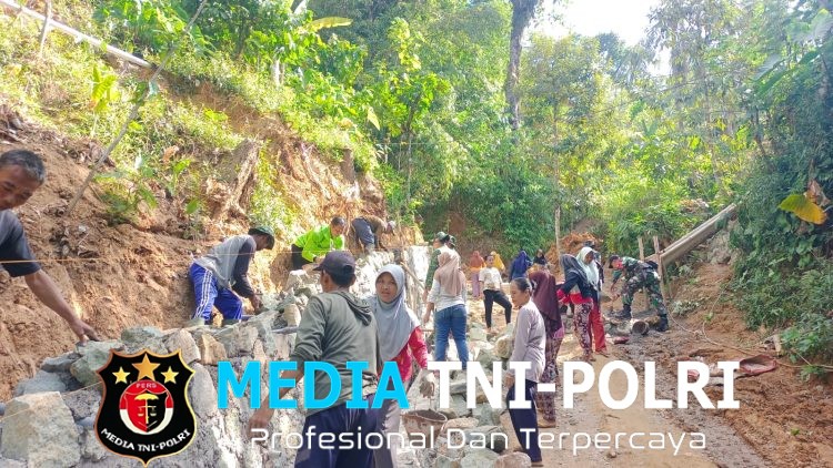 Ras Terkuat Dimuka Bumi Turut Berbaur Sukseskan TMMD Di Brenggolo