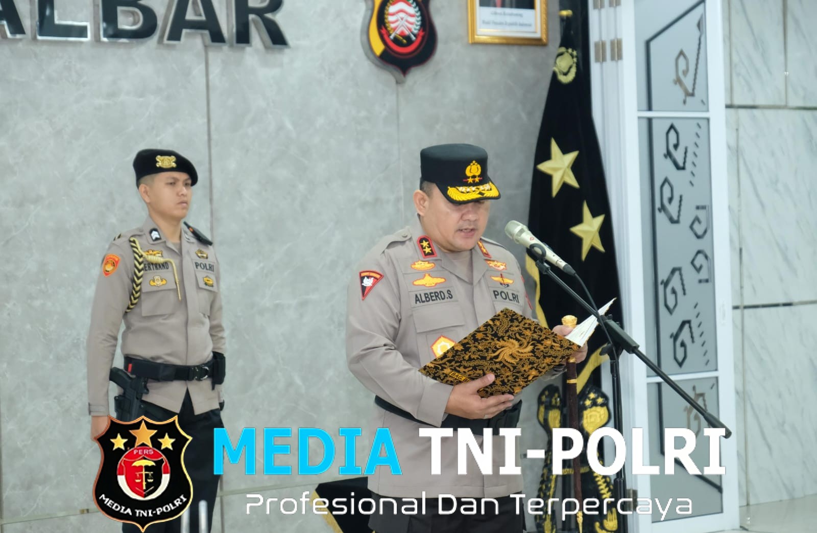 Kapolda Kalbar pimpin Sertijab Pejabat Utama dan beberapa Kapolres jajaran Polda Kalbar
