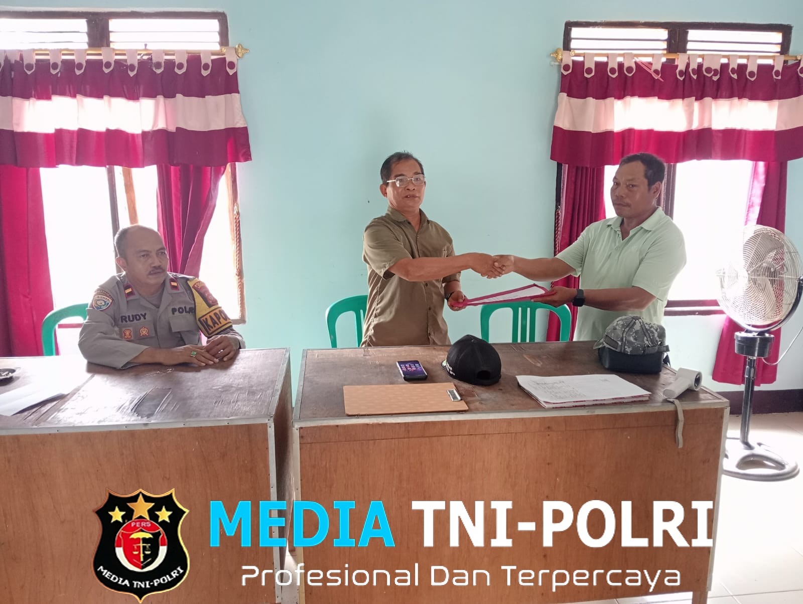 Kapolsek Sebangki Hadiri Rapat Koordinasi Terkait Nihilnya Pendaftar Pilkades PAW Desa Agak