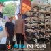 Patroli Humanis Polsek Sengah Temila Sambangi Pedagang Kaki Lima, Polisi Berikan Himbauan Keselamatan dan Ketertiban