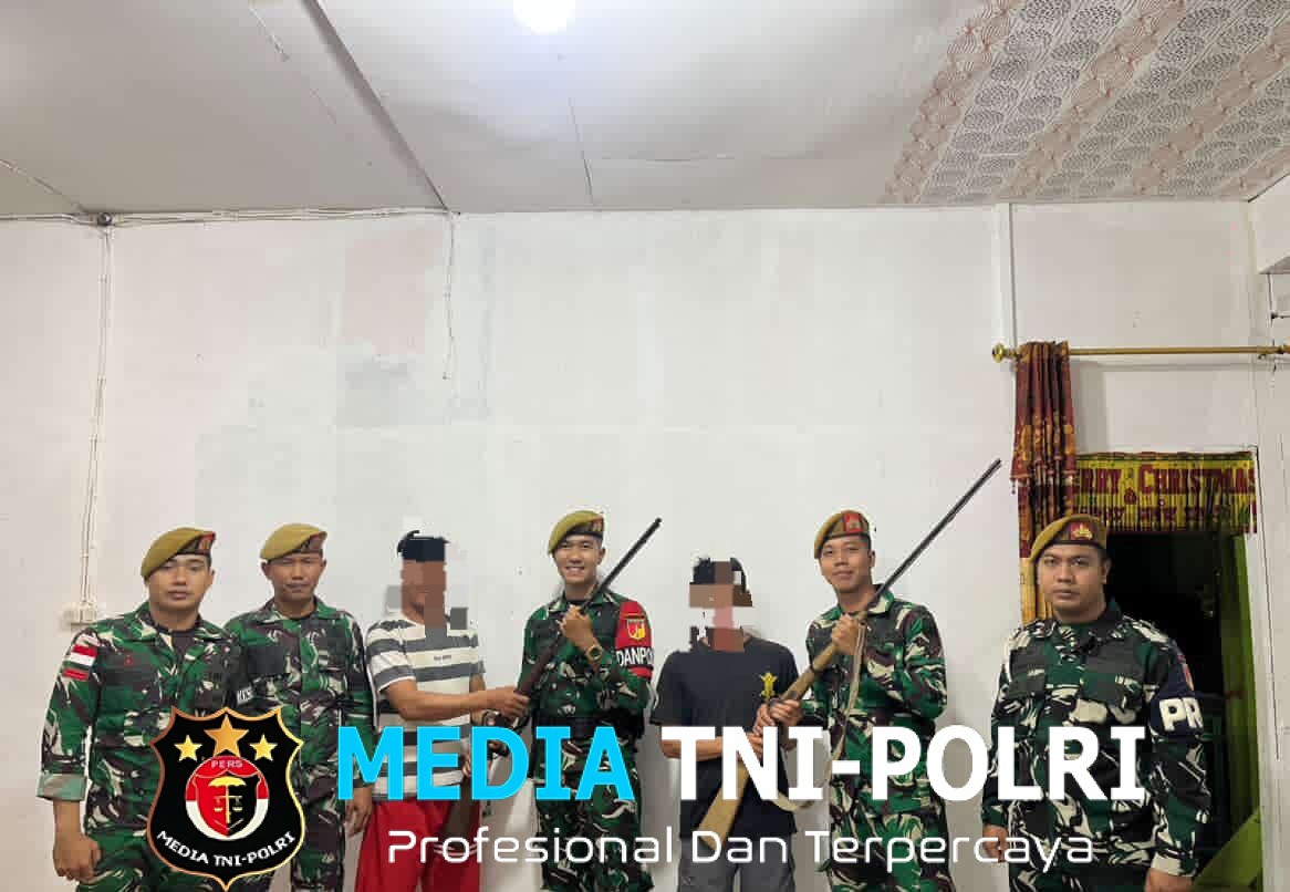 Komsos Efektif, Dua Pucuk Senjata Rakitan Diserahkan Warga kepada Satgas Pamtas RI-Malaysia Yonarmed19 Bogani