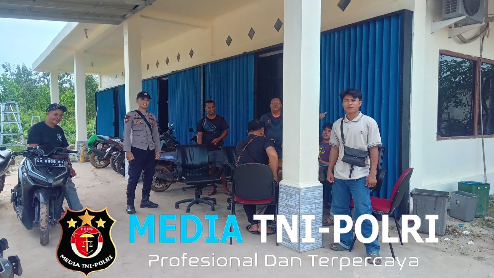 Hangatnya Patroli Siang di Mandor Polisi Sapa Warga Sekaligus Berikan Himbauan Kamtibmas
