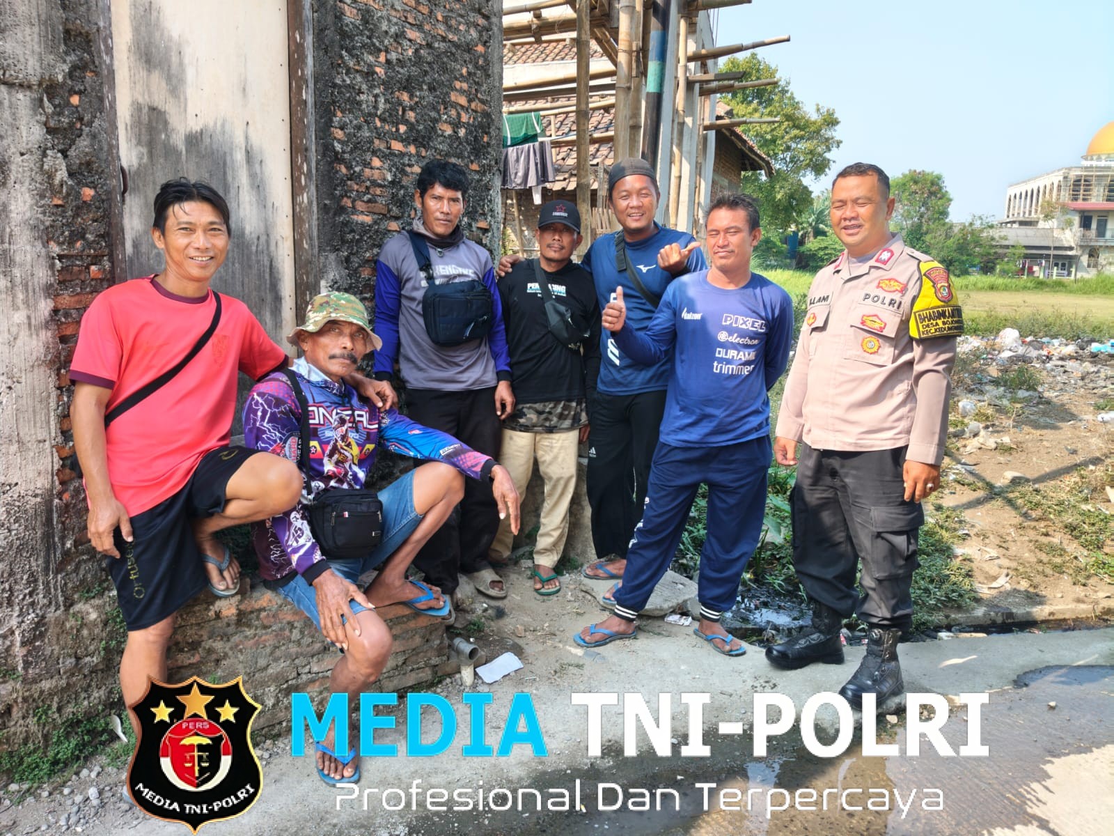 Bhabinkamtibmas Bojongsari Sambangi Warga, Ajak Aktif Jaga Kamtibmas