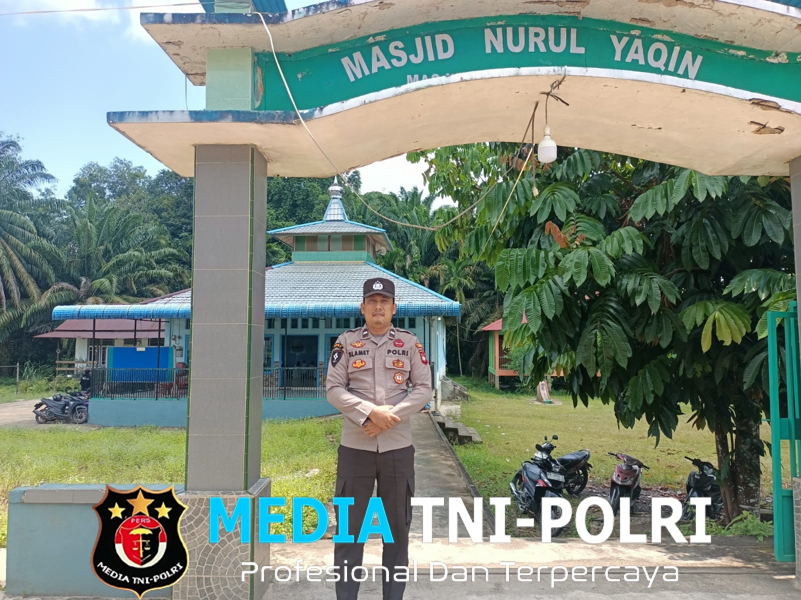 Polsek Menjalin Laksanakan Pengamanan Sholat Jumat, Pastikan Ibadah Berlangsung Aman dan Kondusif