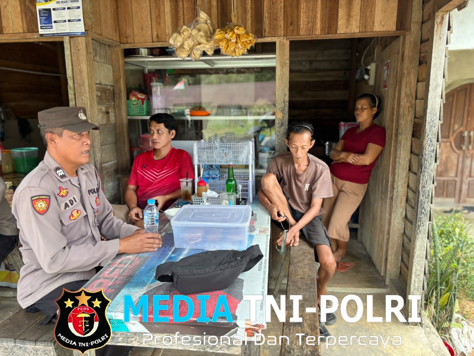 Duduk Bersama di Warung, Polisi Ajak Warga Bersama Cegah Kejahatan Lewat Patroli Dialogis