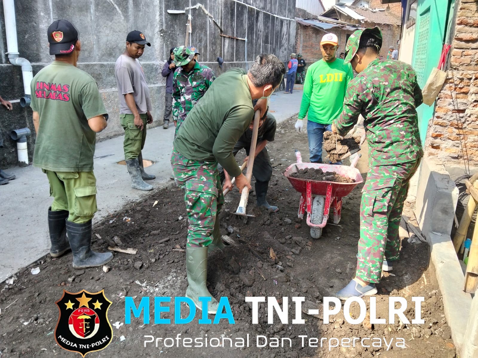 Pesan Tegas Danramil 03 Serengan, Kepada Satgas TMMD, Ormas & Warga Masyarakat, Target Sasaran Fisik & Non fisik Harus Tuntas Tepat Waktu