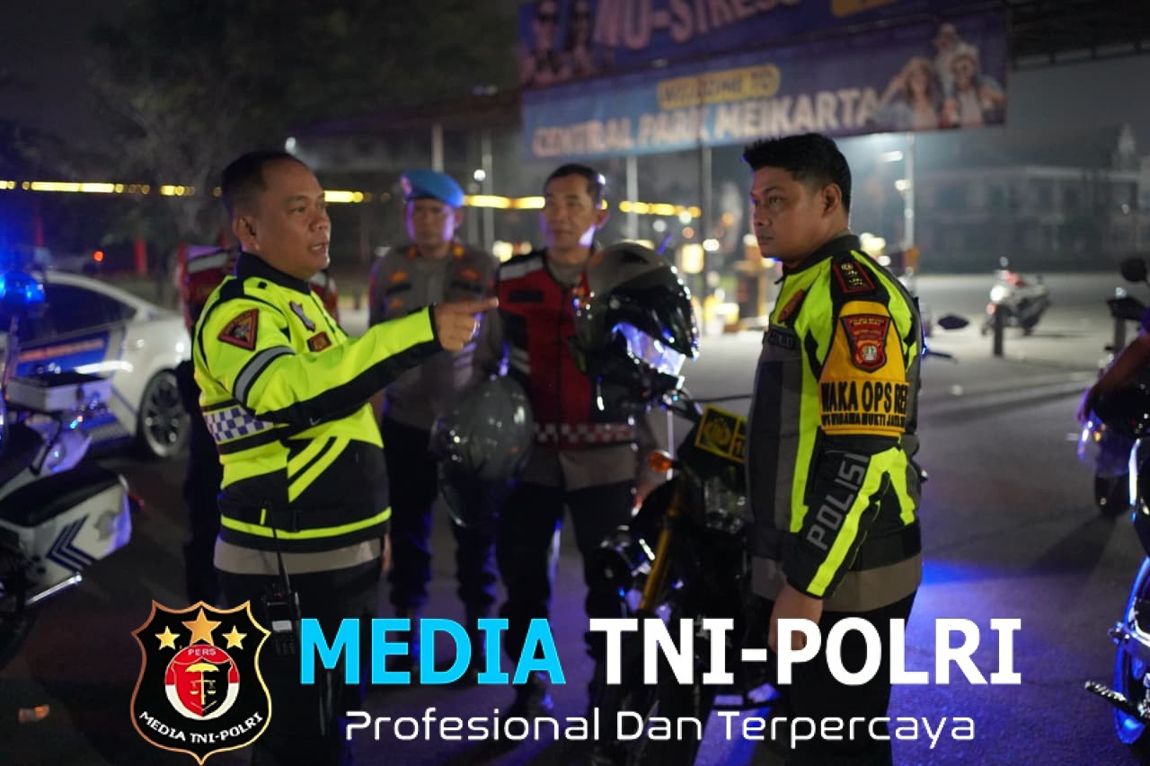 Wakapolres Metro Bekasi Pimpin Patroli Skala Besar Antisipasi Kejahatan Jalanan dan Gangguan Kamtibmas