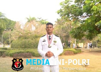Anak Petani Banyumas Jadi Lulusan Terbaik IPDN, Tanda Pangkat Disematkan Langsung Oleh Presiden