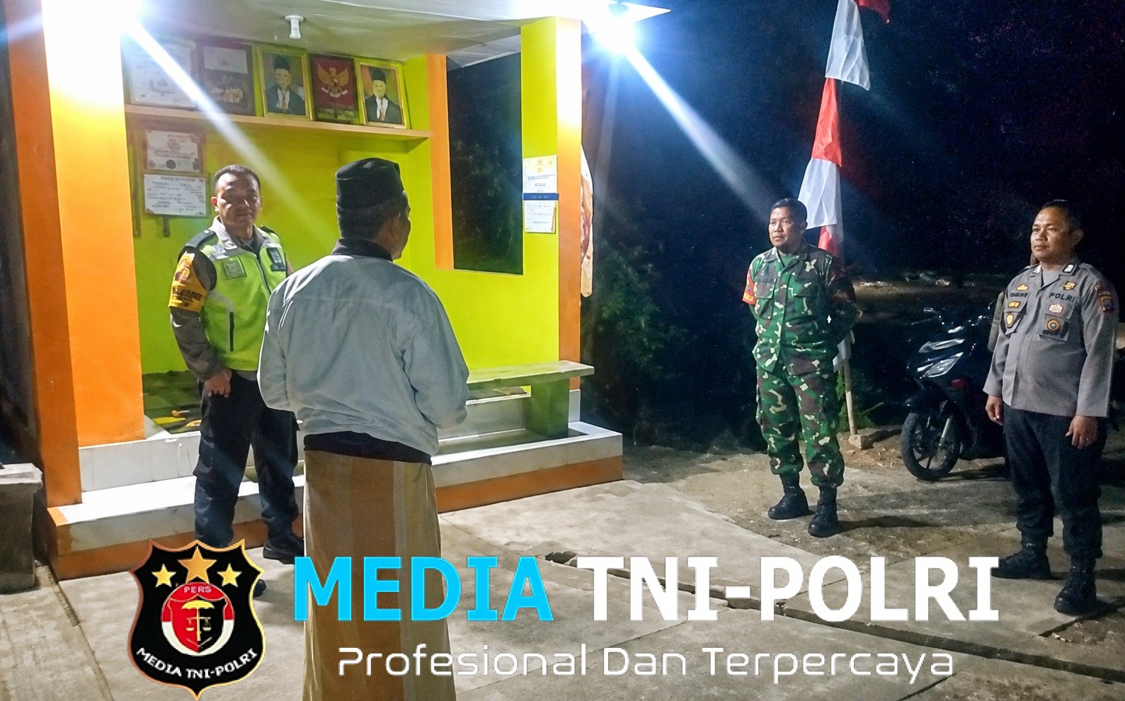 Jaga Keamanan dan Kenyamanan Warga, Babinsa Koramil Jatipurno Gelar Patroli Malam