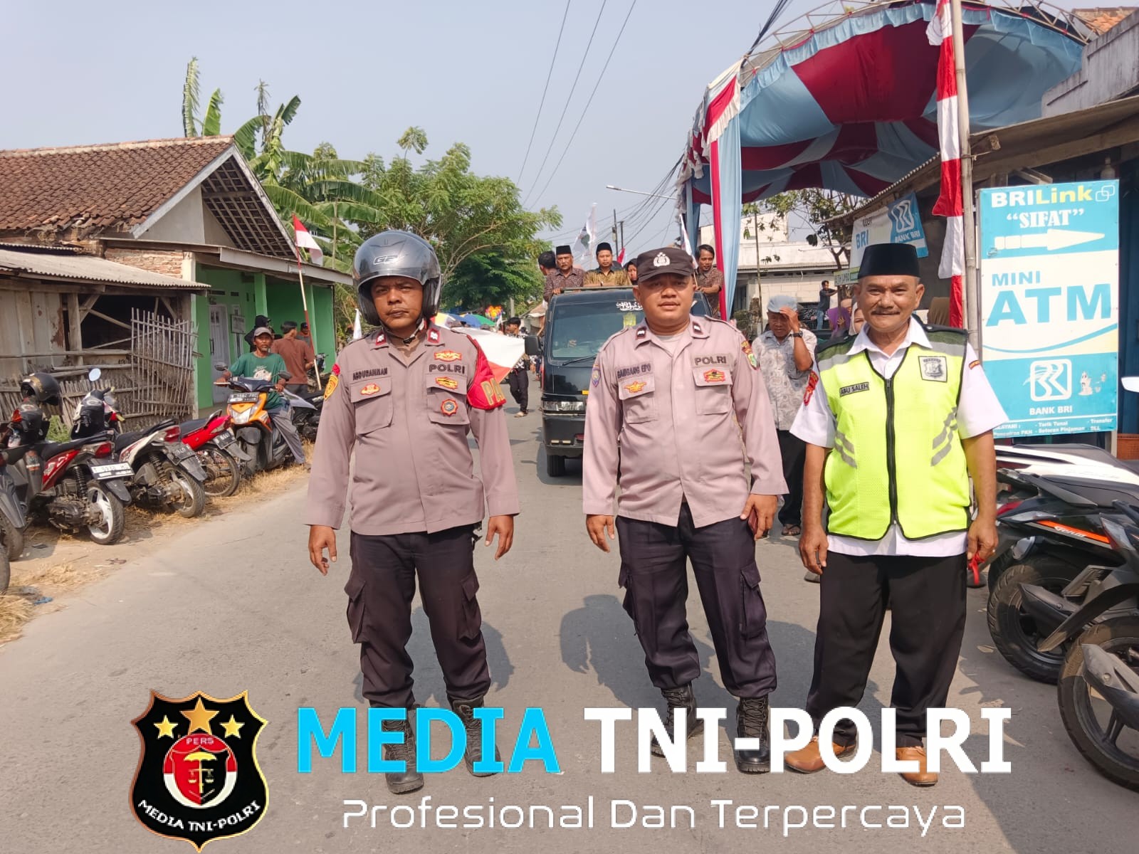 Polsek Pebayuran Amankan Pendaftaran Calon Kepala Desa Sumberurip