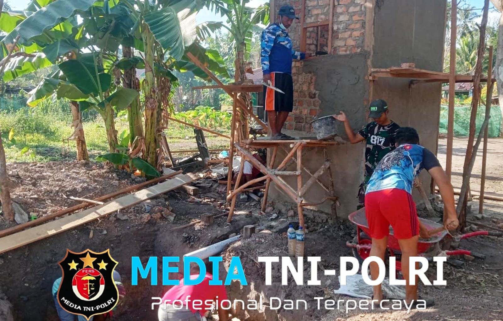 Kejar Target TMMD, Satgas Kodim 1707/Merauke Bagi Kekuatan Pembangunan MCK di Wanam