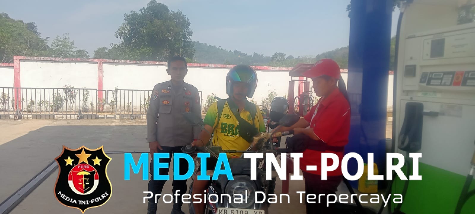 Patroli Humanis di SPBU Sebangki, Polisi Pastikan Keamanan dan Beri Edukasi Warga Saat Isi BBM
