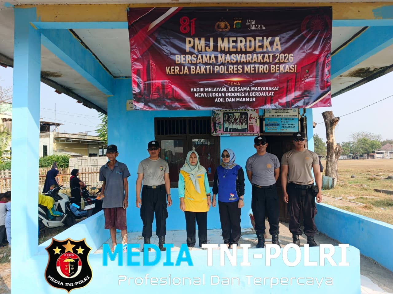 Polsek Pebayuran gelar bakti sosial bersihkan dan cat Posyandu sambut HUT ke-81 Kemerdekaan RI