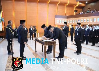 Lantik Pejabat di Lingkungan Kemendagri, Mendagri Minta ASN Tingkatkan Kinerja