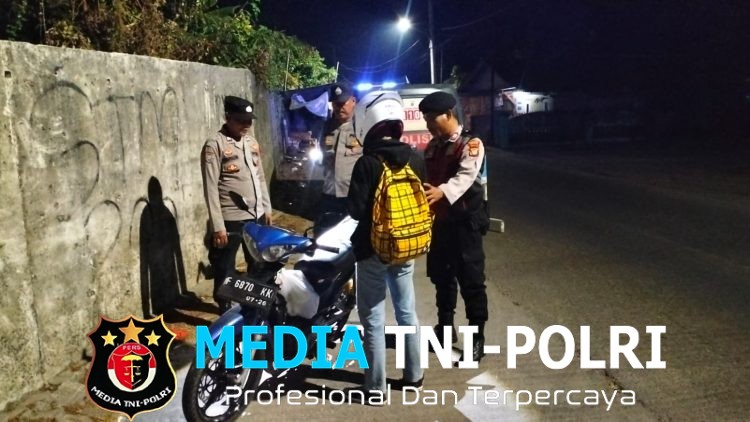 Polsek Muaragembong Gelar OKJ dan Patroli Biru, Antisipasi Kejahatan Jalanan hingga Tawuran