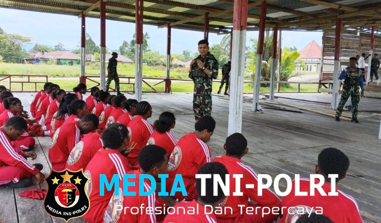 Jelang HUT RI Ke-81 Satgas Yonif 645/GTY Latihan dan Penyiapan Paskibraka di Kantor Bupati Yalimo