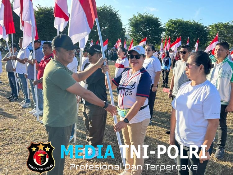 Semarakkan Pembukaan HUT ke-81 Kemerdekaan RI di Kota Bitung, Kasdim 1310/Bitung Hadiri Merdeka Fun Walk Wujud Sinergitas TNI bersama Pemerintah Daerah