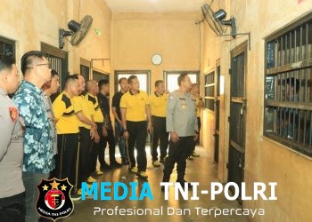 Kapolres Tulang Bawang Barat Cek Ruang Tahanan, Tekankan Jaga Kebersihan dan Kesehatan