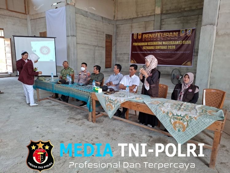 Kapolsek Sungai Tebelian Hadiri Penutupan PKMD STIKARA di Ransi Dakan, Dorong Penguatan Kesehatan Ibu dan Anak