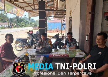 Bhabinkamtibmas Jelimpo dan Warga Makin Akrab, Pesan Kamtibmas Mengalir dalam Suasana Santai