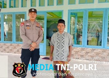 Polsek Menjalin Amankan Pelaksanaan Sholat Jumat di Masjid Nurul Yaqin